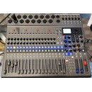 Zoom LiveTrak L-20 Digital Mixer Multitrack Recorder